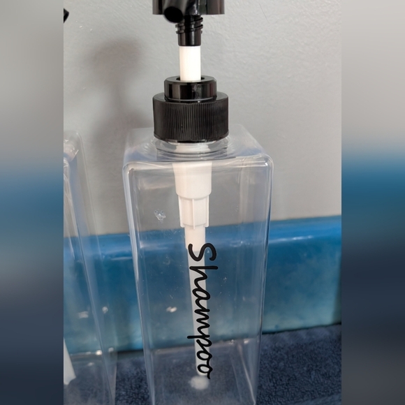 Refillable Shampoo And Conditioner Bottles (Clear 21oz) - Picture 6 of 9